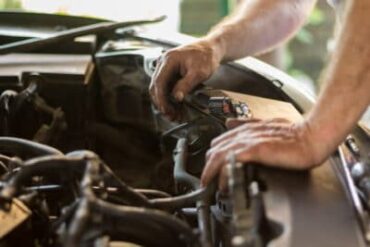 car mechanic 400x267 1